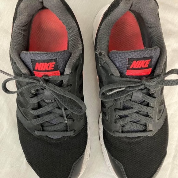Nike women’s size 7.5 running shoes - Picture 4 of 9
